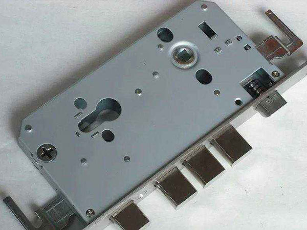 湾里24小时上门开锁公司